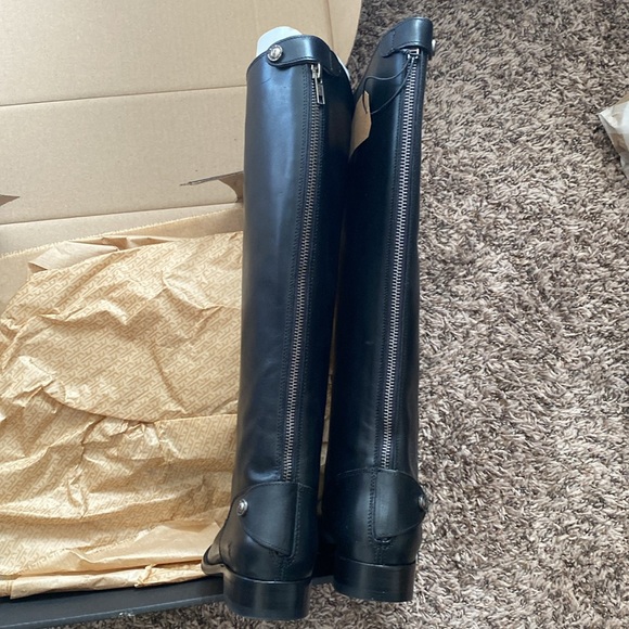 FRYE Women's Extended Calf Melissa Button Back Zip Tall Boots 8M BRAND NEW!! - Picture 3 of 13